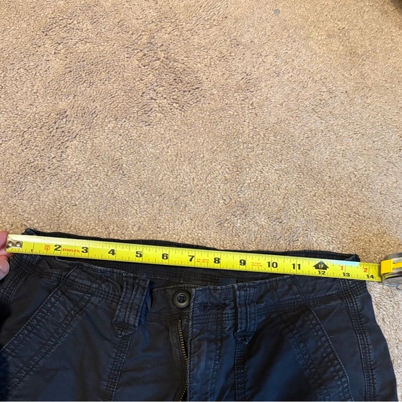 American Eagle Women’s Stretchy Black Baggy Cargos - Picture 6 of 7